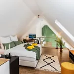 Svyvo - Cozy Serviced Near Cologne & Bonn Apartmán
