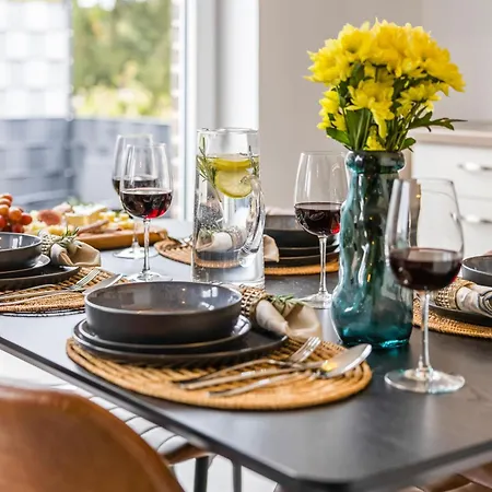 Svyvo - Cozy Serviced Near Cologne & Bonn Daire *